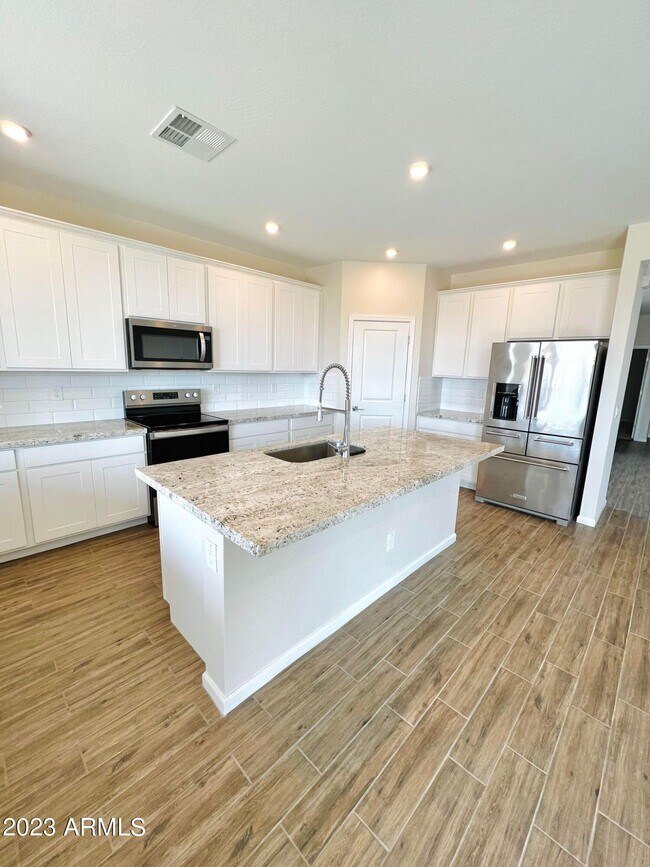 Building Photo - 38 S Biella Pl