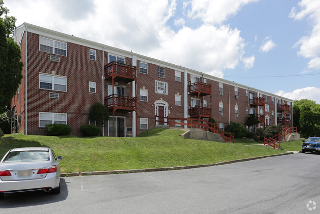 Building Photo - St Lawrence Garden Apts