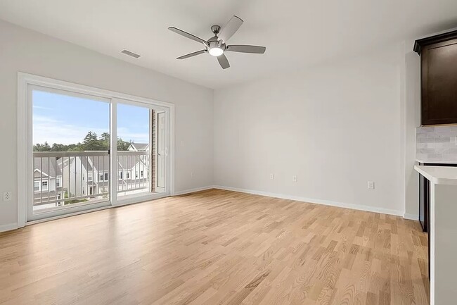 Foto del edificio - 401 Emery Ln