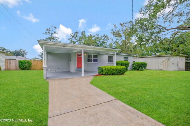 Building Photo - 6585 Larne Ave