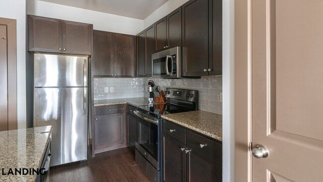 Building Photo - 13920 Mandolin Dr