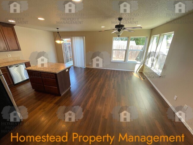 Foto del edificio - 1449-1451 Northgate Dr.
