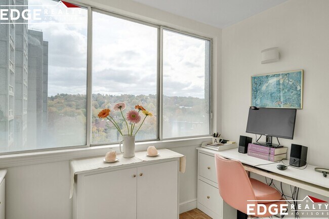 Foto del edificio - 1731 Beacon St