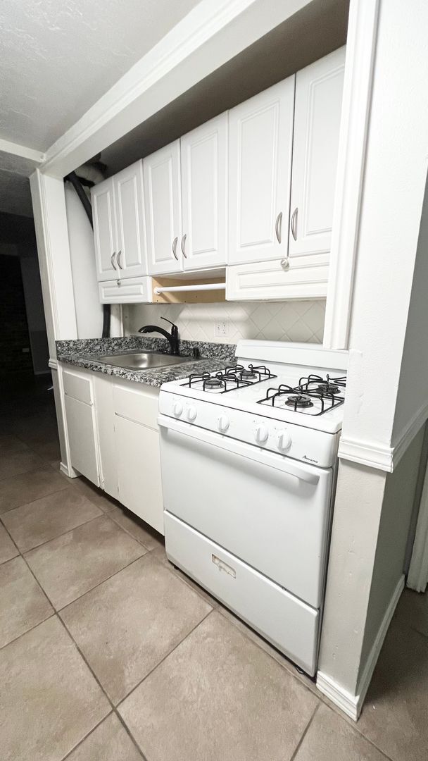 Building Photo - 55 E 11000 S