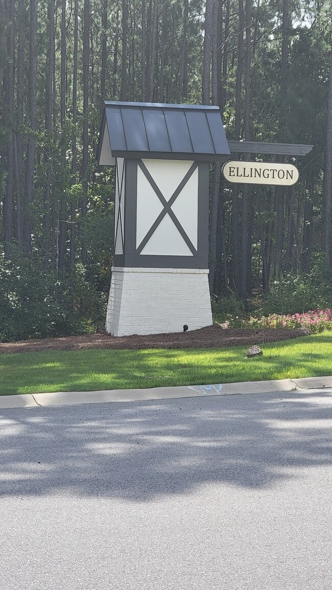 Building Photo - 426 Eclipse Ln