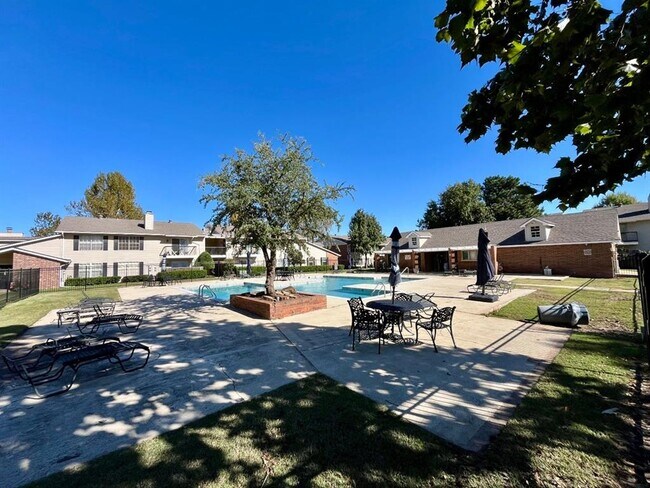 Building Photo - 3200 W Britton Rd