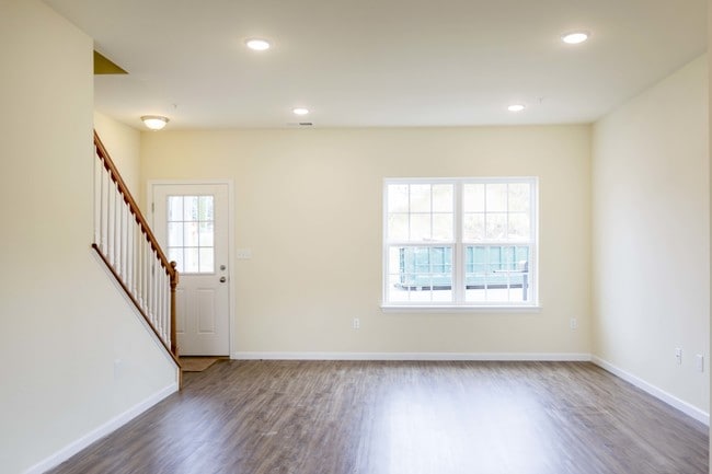 Building Photo - 2049 Arey Ln