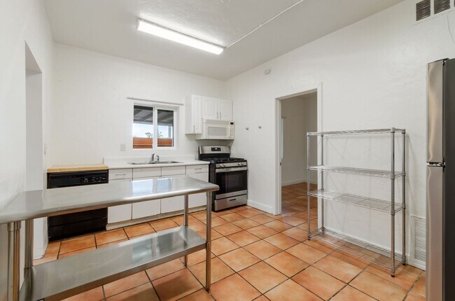 Foto del edificio - 1030 N Tucson Blvd