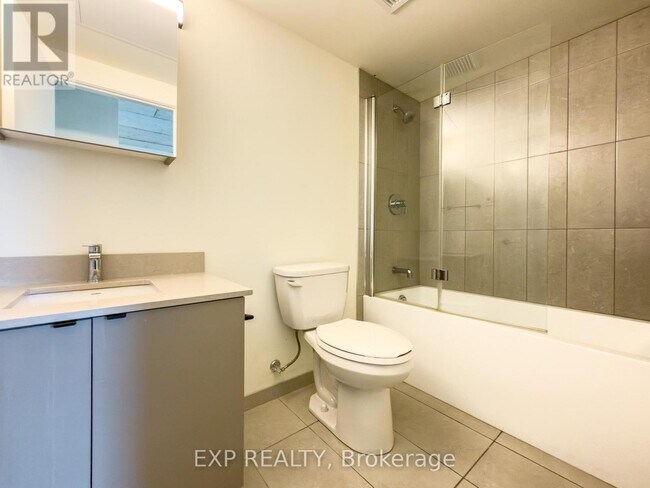 Photo du bâtiment - 770 Somerset St W