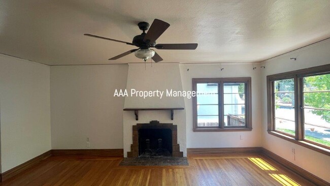 Building Photo - Martinez Beautiful large 2 bedroom 1 bath ...