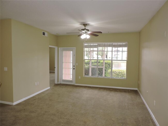 Foto del edificio - 5572 Metrowest Blvd