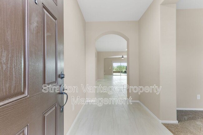 Foto del edificio - 5857 W Saratoga Ct