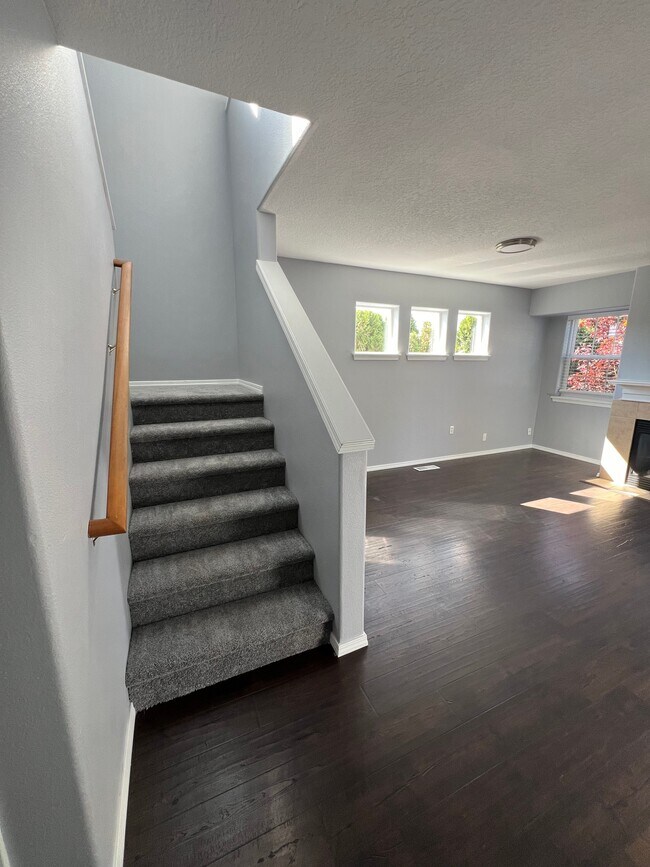 Foto del edificio - 13614 Gaffney Ln