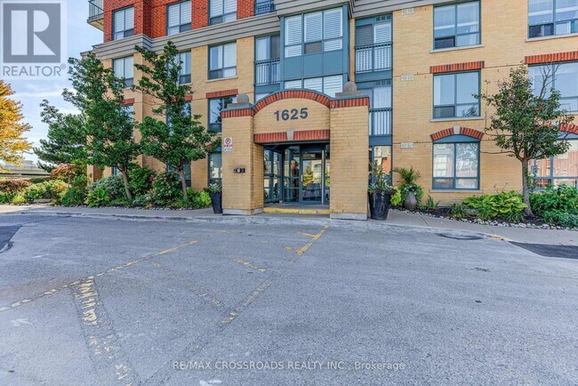 Photo du bâtiment - 1625-1625 Pickering Pkwy
