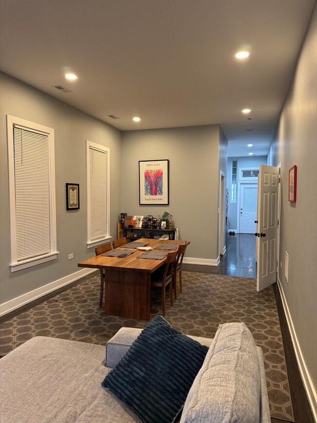 Foto del edificio - 2613 W Cortland St