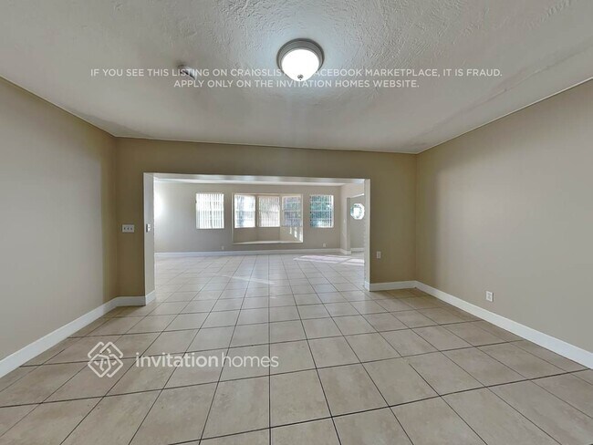 Foto del edificio - 4710 Madison St