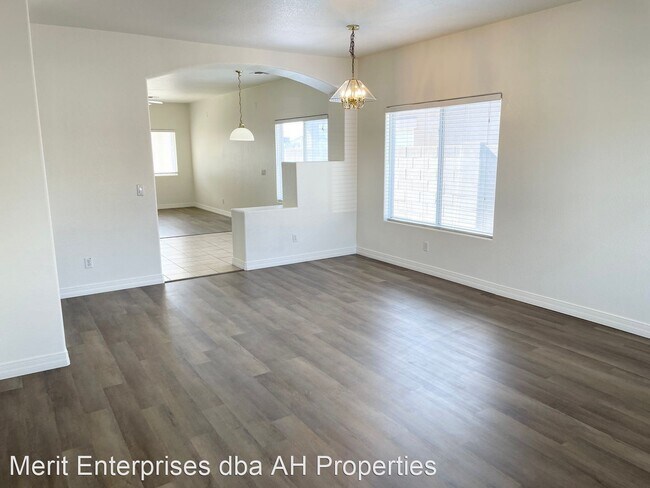 Building Photo - 4 br, 2 bath House - 12383 W SHERMAN ST
