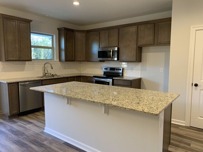 Building Photo - 4 Bedroom Single Family Home in Gonzales