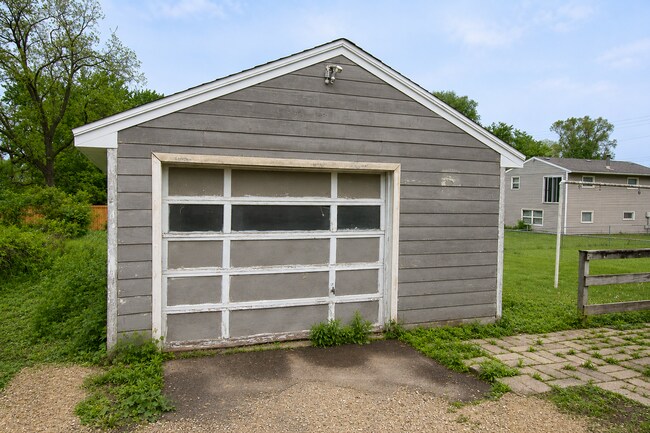 Foto del edificio - Bright & updated 2br Uptown home w/garage!