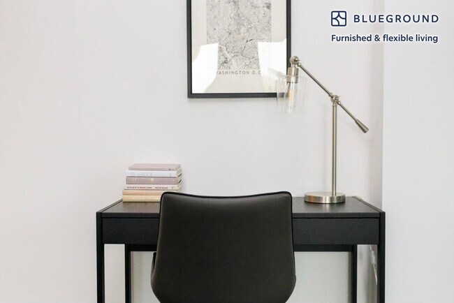 Foto del edificio - 11850 Freedom Dr