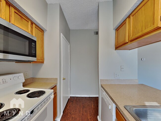 Foto del edificio - 9747 Whitehurst Dr