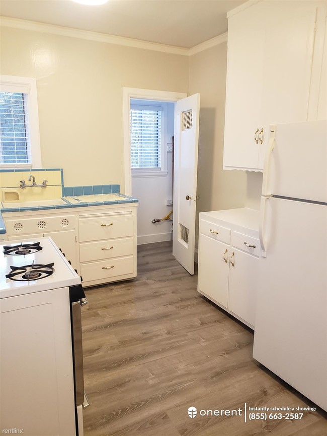 Building Photo - 1 br, 1 bath Duplex - 949 Macarthur Blvd -