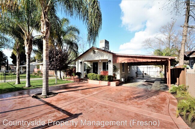 Building Photo - 2 br, 1 bath House - 4155 E. Illinois Avenue