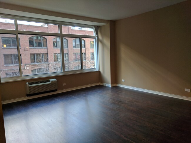 Building Photo - 211 E Ohio St