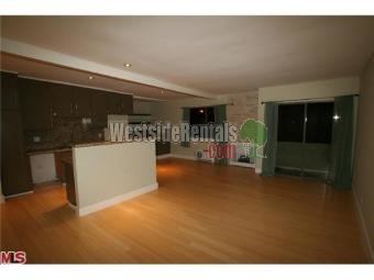 Foto principal - 1605 Armacost Ave