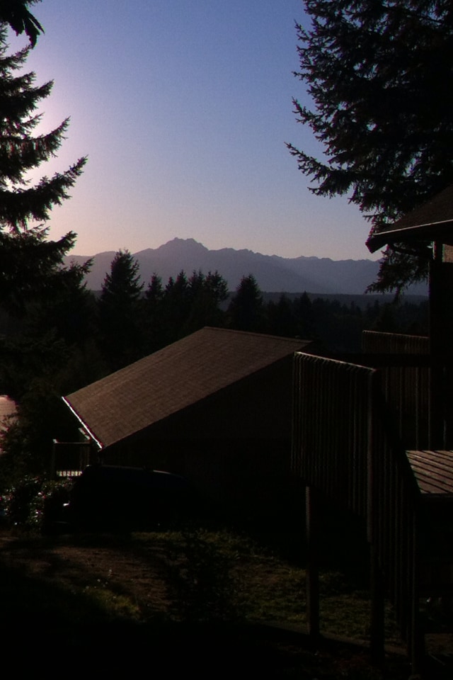 Building Photo - 3 Bedroom Home In East Bremerton