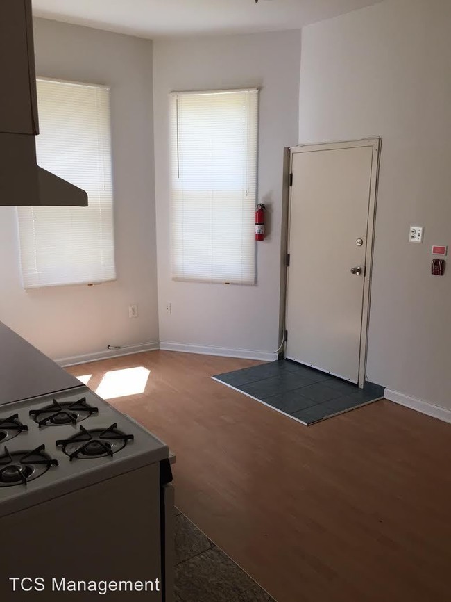 Foto del edificio - 4932 Duffield St