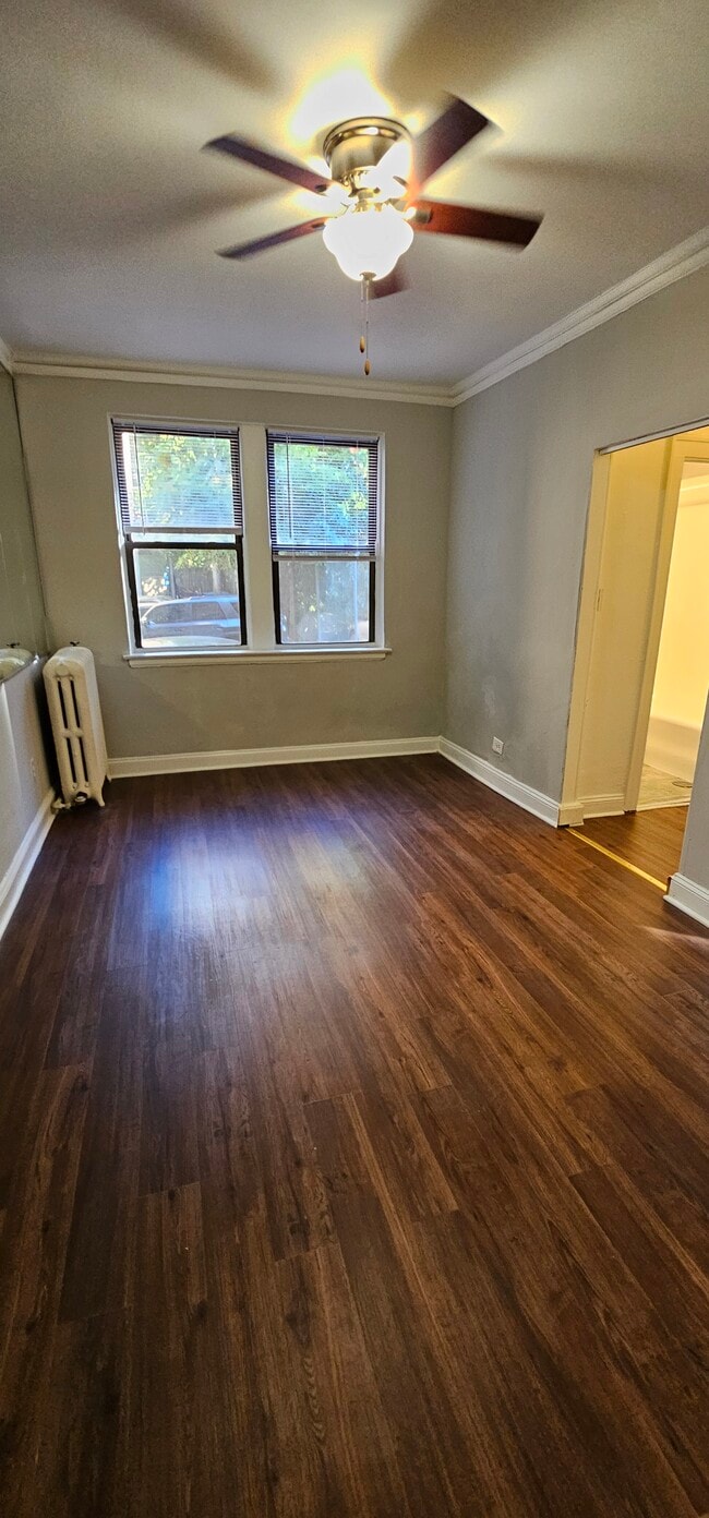 Building Photo - 656 W Sheridan Rd