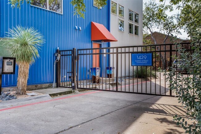 Building Photo - 1429 Caddo St