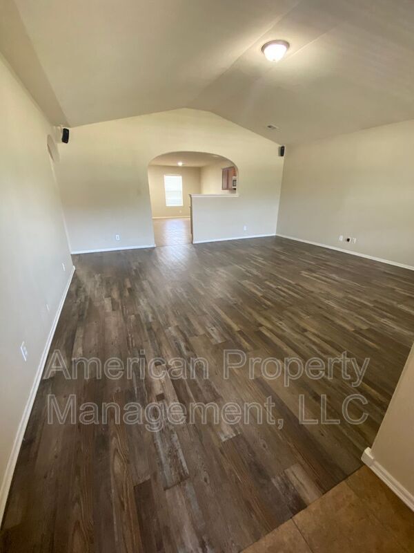 Building Photo - 4113 W 105th St S