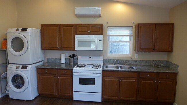 Foto del edificio - 2402 32nd St