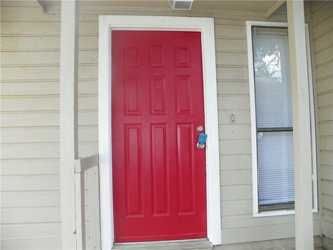 Foto del edificio - 412 Cypress Ln