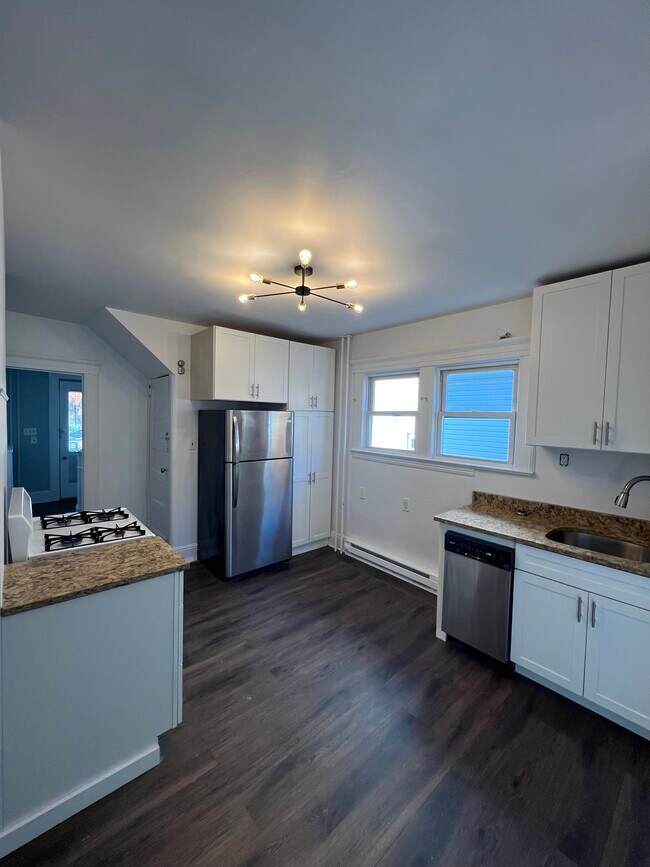 Building Photo - 15 Irma Ave