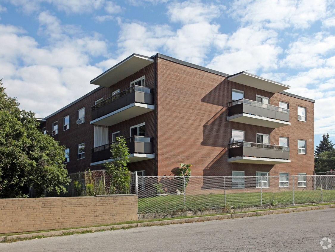 Building Photo - 506 Danforth Rd
