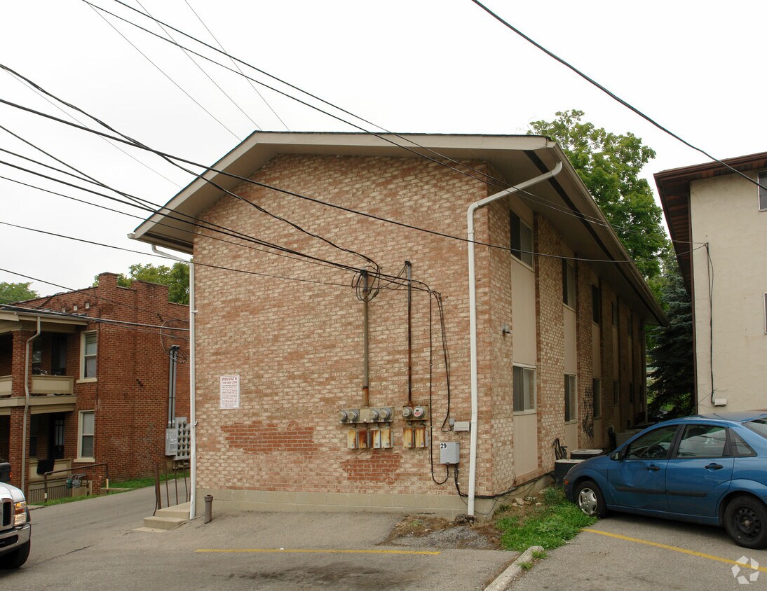 Building Photo - 29 E Norwich Ave