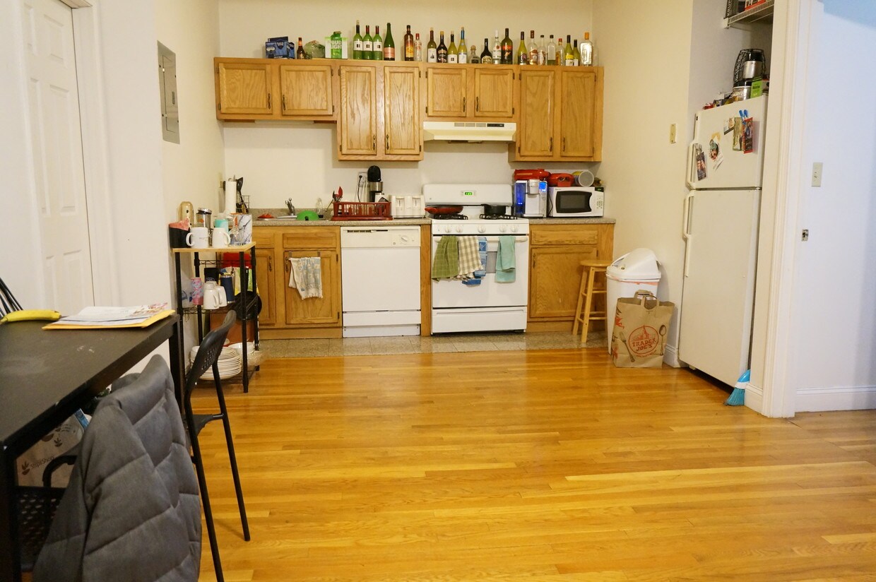 Foto principal - 35 Cummings Rd