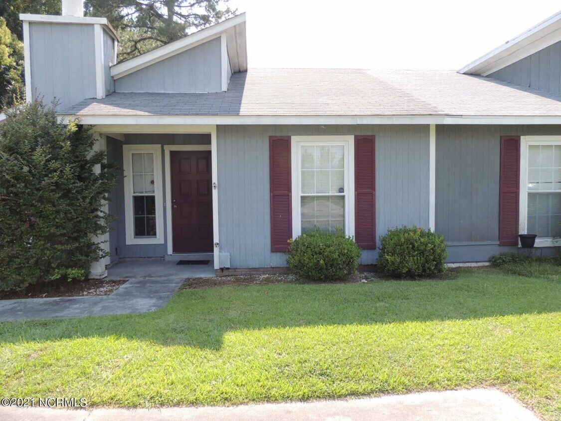 Primary Photo - 244 Webb Blvd