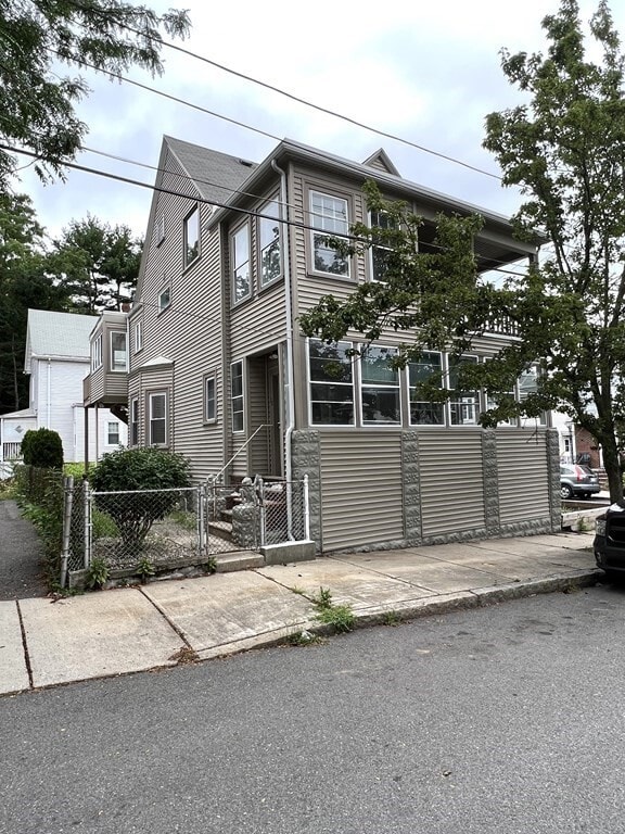 26 Clay Ave Unit 2, Everett, MA 02149 Room for Rent in Everett, MA