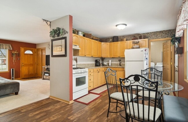 Foto del edificio - 460 Flagstaff Ln