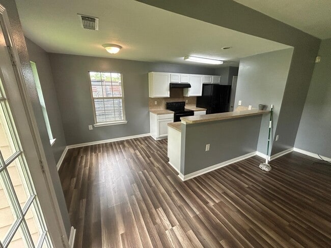 Building Photo - 5878 Chapel Ln