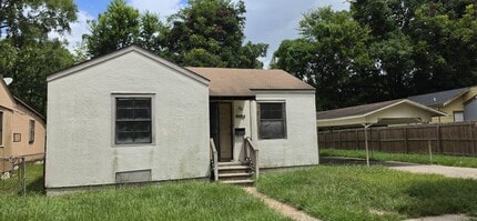 Building Photo - 3517 Chippewa St