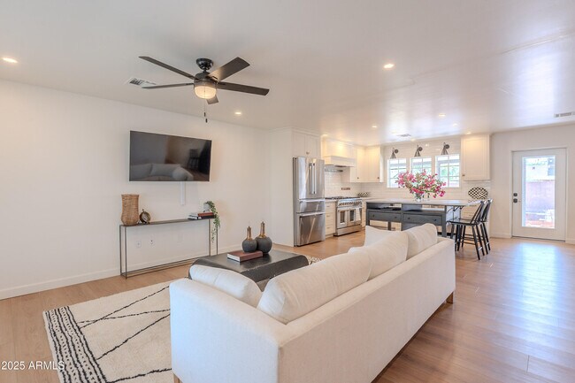 Building Photo - 2649 N Granite Reef Rd