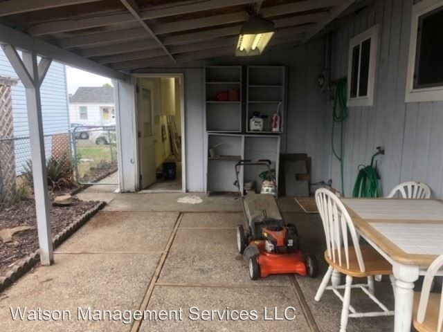 Building Photo - 3 br, 1.5 bath House - 1055 SW 13th