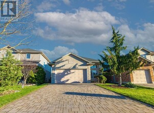 Building Photo - 971 Fogerty St