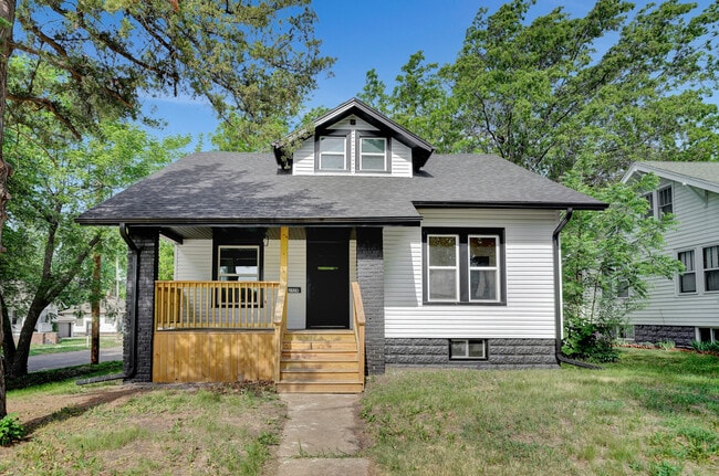 Building Photo - 2429 S 13th St