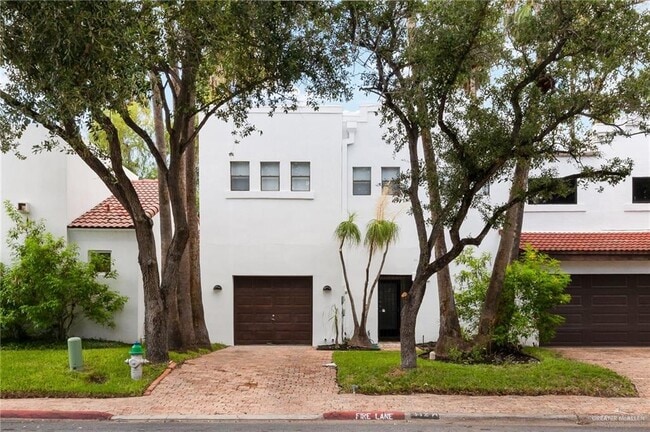 Foto del edificio - 112 W Shasta Ave